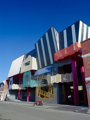 Victorian College of Arts, the School of Drama uses LYSAGHT MINI ORB®, LYSAGHT KLIP-LOK 406®, and LYSAGHT TRIMDEK® made from COLORBOND® steel in colours, Night Sky®, Paperbark® and Deep Ocean®